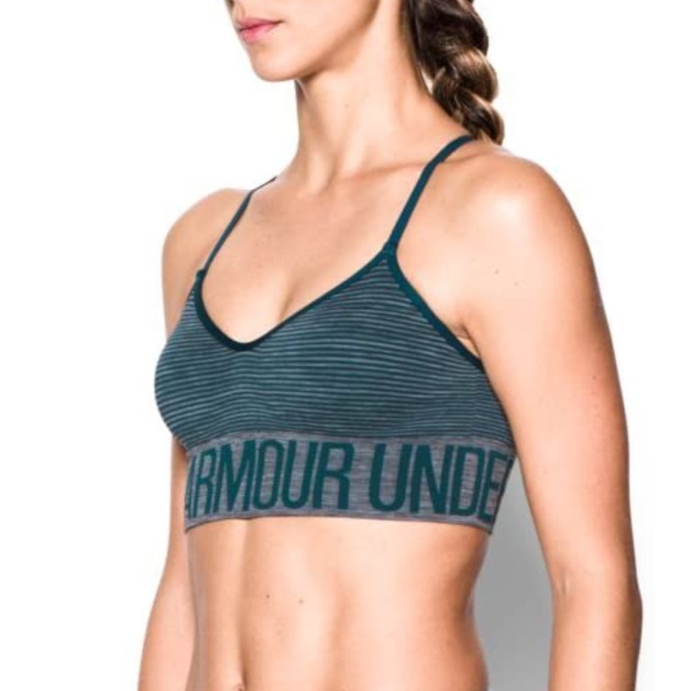 {Under Armour}  Seamless Feeder Streipe Bra Size M